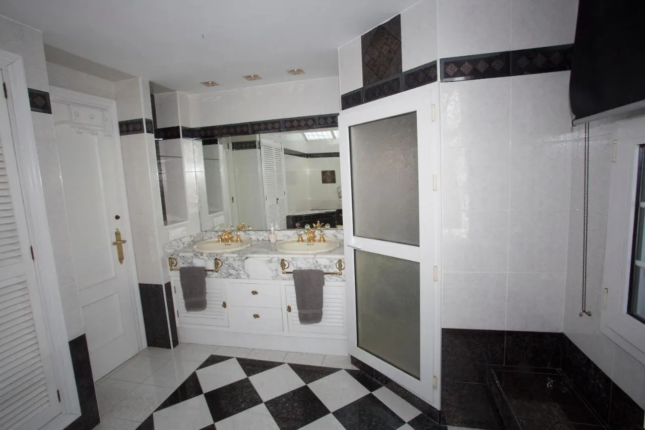 Alojamiento El Chaparro Barbate Junto A La Venta El Loro