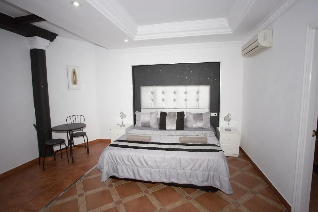 Country house Alojamiento El Chaparro Barbate Guest House